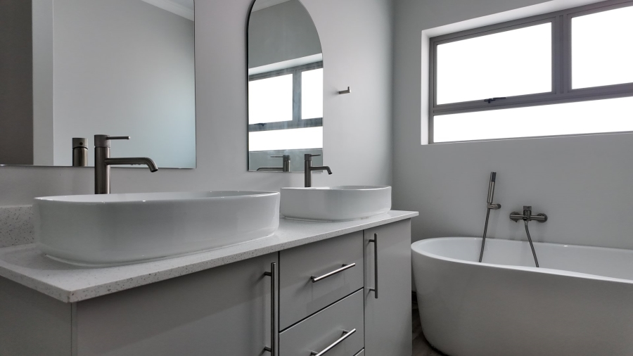 3 Bedroom Property for Sale in Stilbaai Wes Western Cape